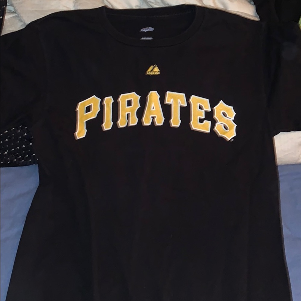 Black Pittsburgh Pirates shirt